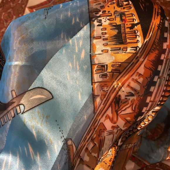 Moschino scarf ( large ) SOLD - Picture 10 of 11